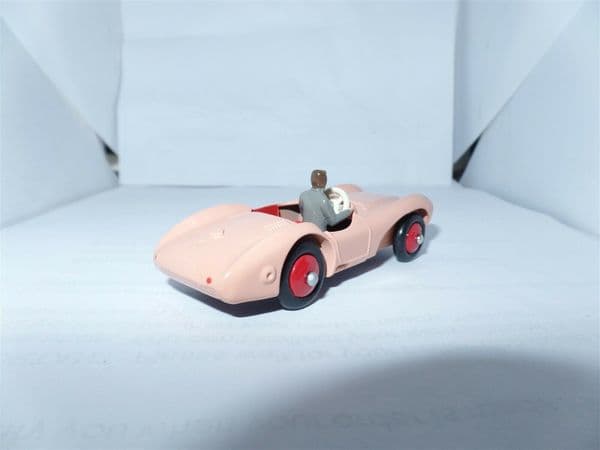 Atlas French Dinky 104 ASTON MARTIN DB3S IN PINK WITH DRIVER